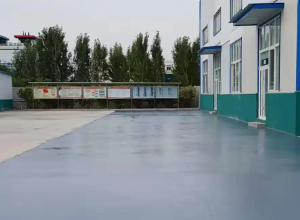 仙桃彩色路面喷涂翻新的材料对冬季